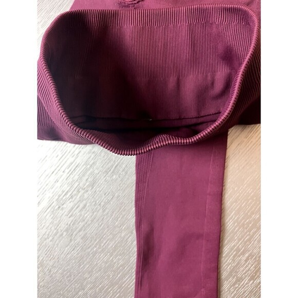 Lululemon Zone In Crop 4 Leggings Pants Compression Seamless Yoga Cranberry High - Picture 5 of 5